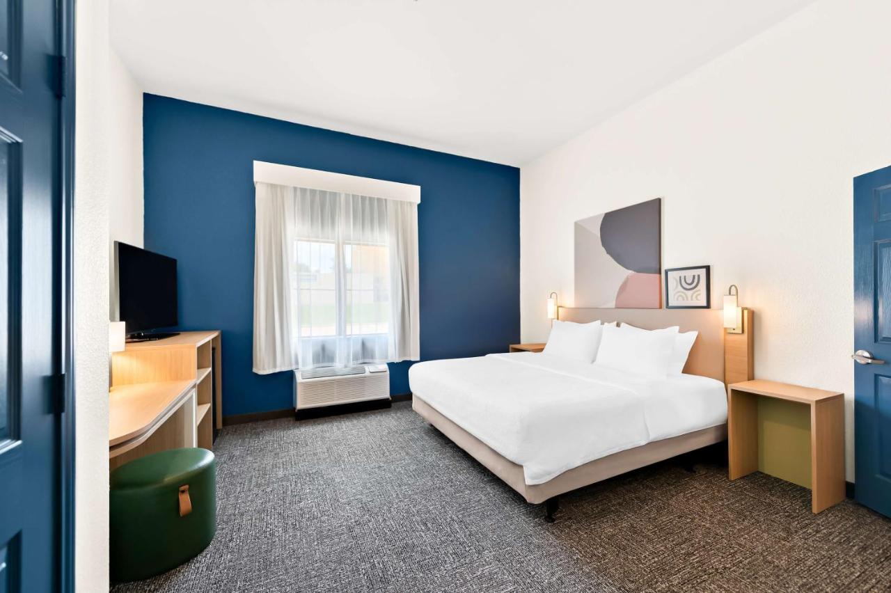 Hotel Conversion — Hawthorn to Spark by Hilton — after