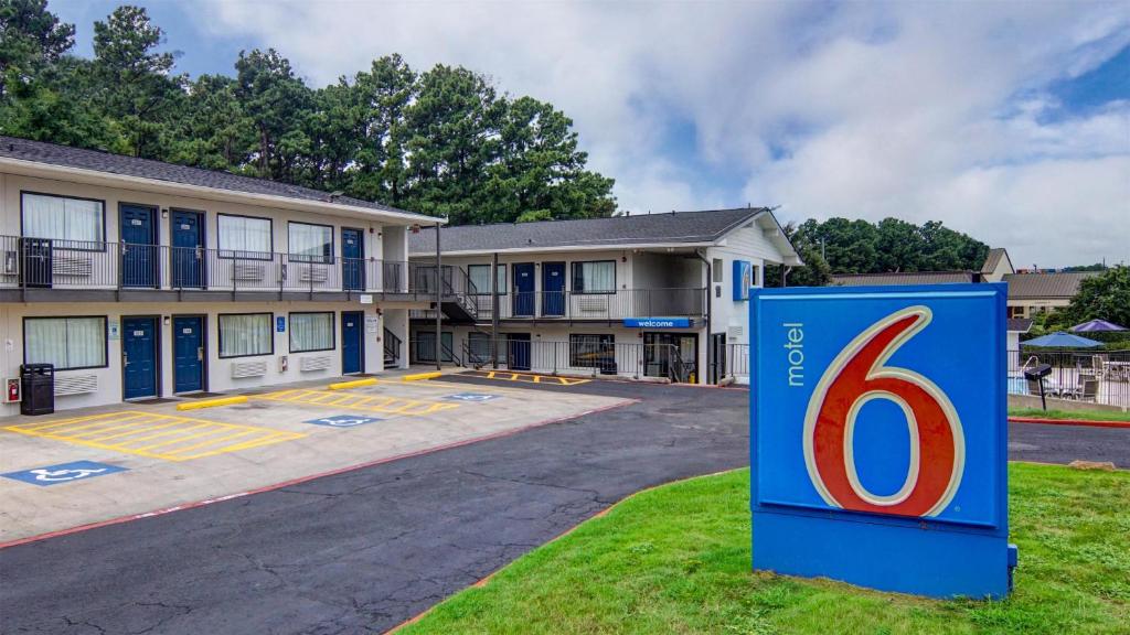 Motel 6 Longview, TX